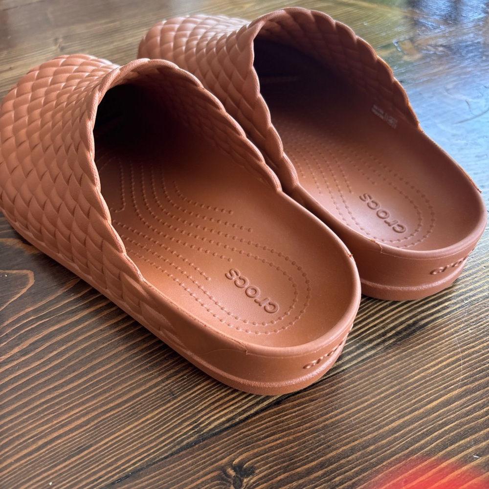 NEW Crocs Dylan Woven Clog Slipper lounge shoe slip on mules M6/W8